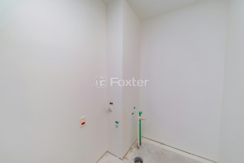 Image 7 - 813762
