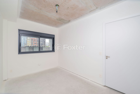 Image 9 - 813762