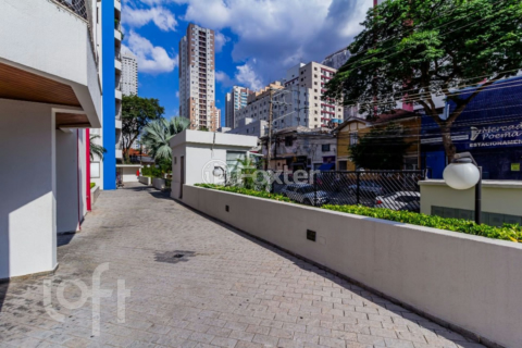 Image 33 - 813930