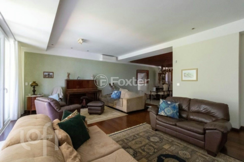 Image 7 - 815690