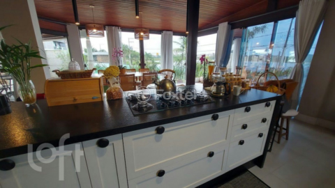 Image 9 - 816810