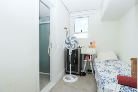Image 33 - 816985