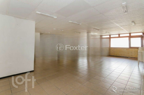 Image 21 - 817428