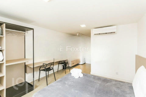 Image 3 - 817996