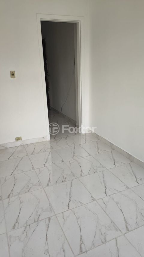 Image 3 - 818222