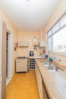 Image 21 - 818294