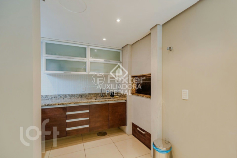 Image 39 - 818297