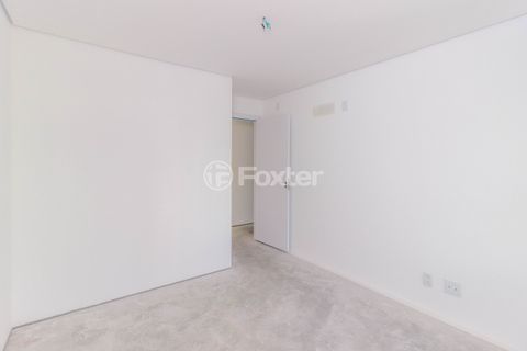 Image 20 - 818393