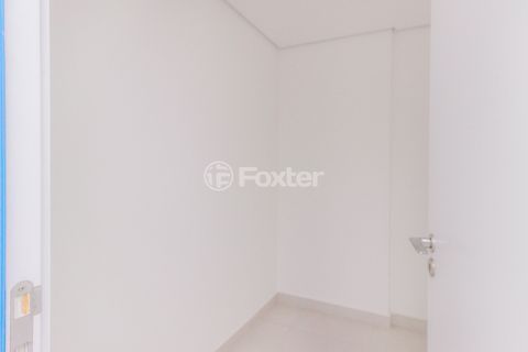 Image 38 - 818393