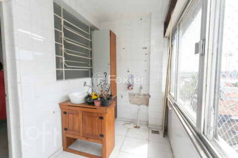 Image 9 - 818412