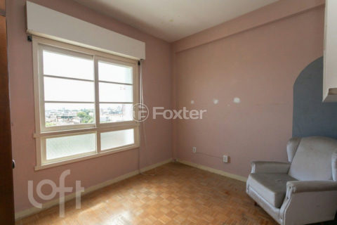 Image 19 - 818412