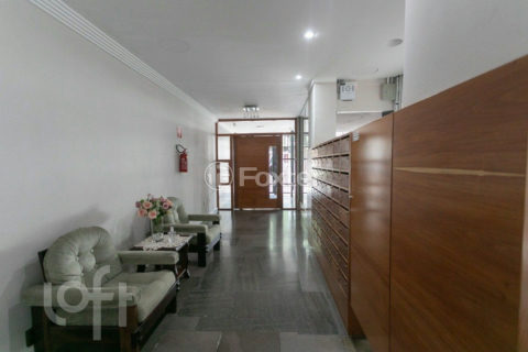 Image 32 - 818412