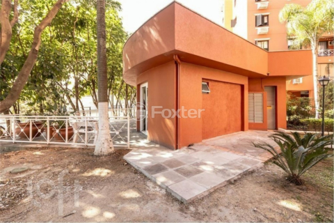 Image 33 - 818445