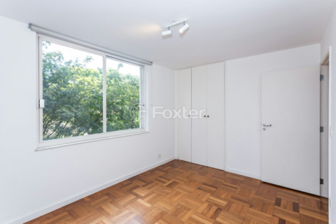 Image 21 - 818524