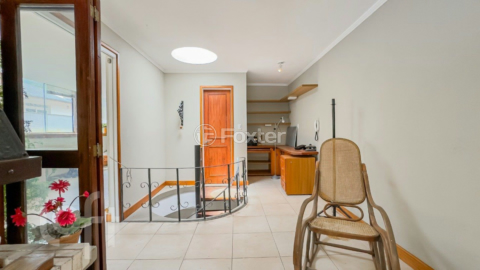Image 30 - 818600