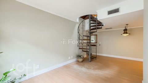 Image 3 - 818600