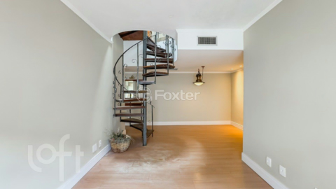Image 4 - 818600