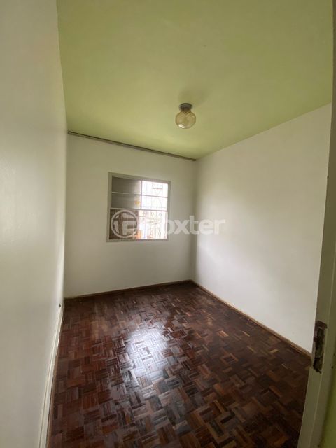Image 7 - 818704