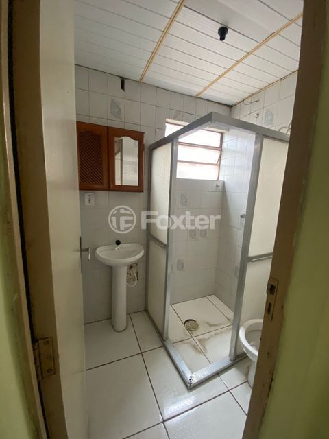 Image 9 - 818704