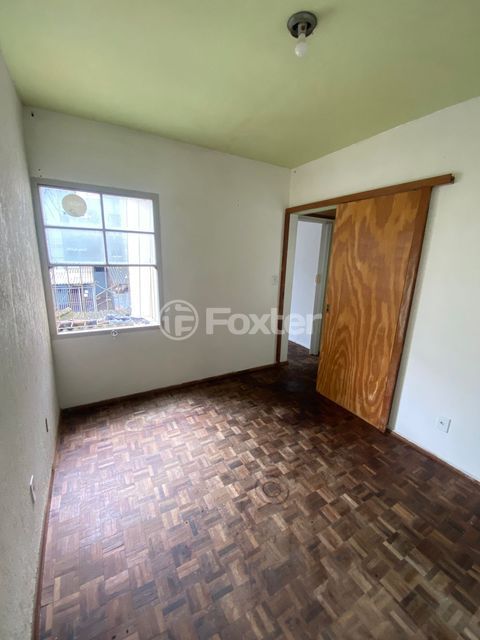 Image 1 - 818704