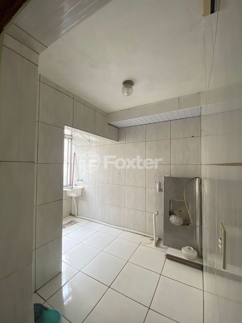 Image 3 - 818704