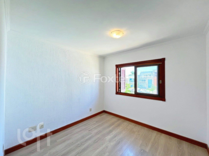 Image 30 - 818725