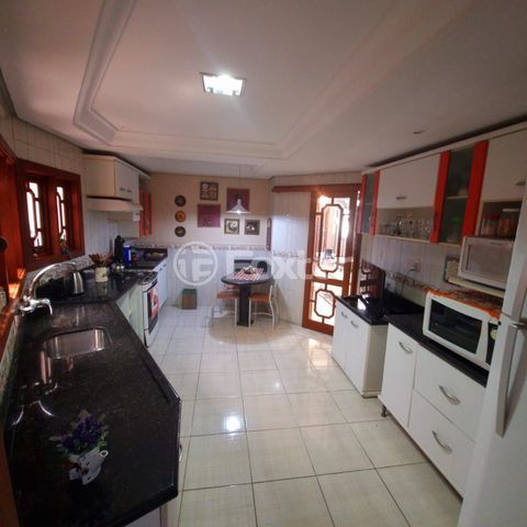 Image 7 - 818799