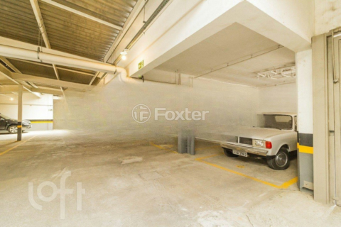 Image 4 - 818825