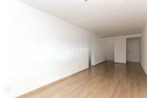 Image 19 - 818825