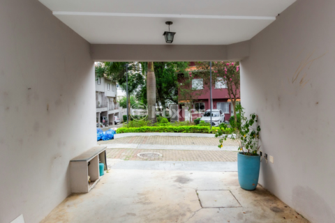 Image 1 - 818851