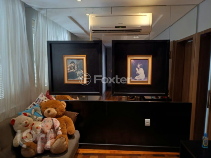 Image 7 - 818992