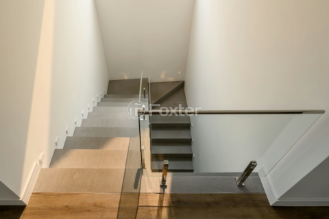 Image 19 - 819443
