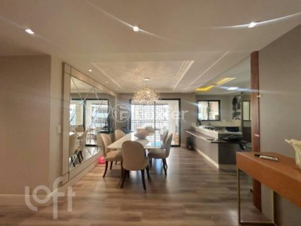 Image 3 - 819502
