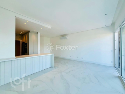 Image 3 - 819506