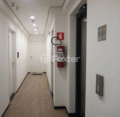 Image 4 - 819718