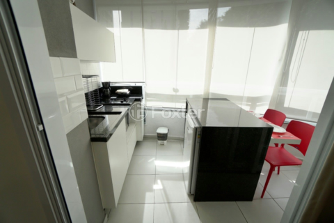 Image 3 - 821154