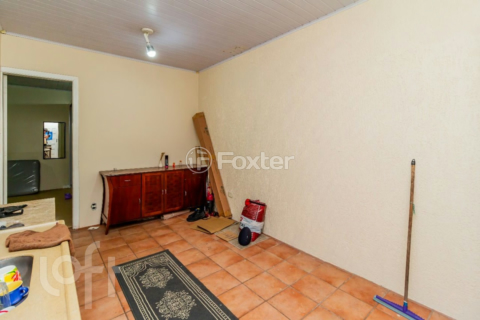 Image 34 - 821358