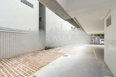 Image 17 - 821413