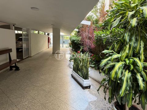 Image 20 - 823307