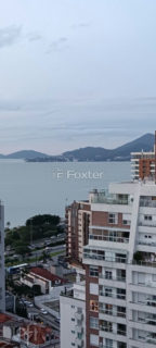 Image 6 - 823895