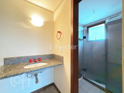 Image 18 - 823916