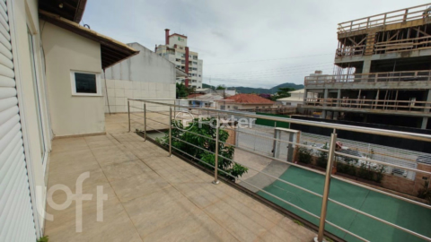 Image 17 - 824438