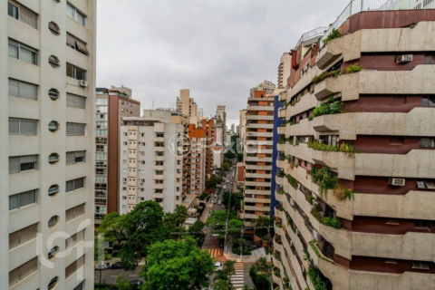 Image 3 - 824961