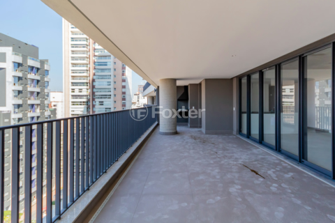 Image 4 - 825048