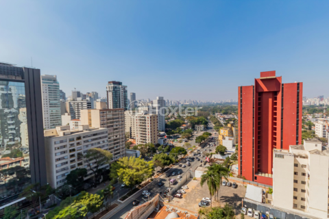Image 6 - 825048