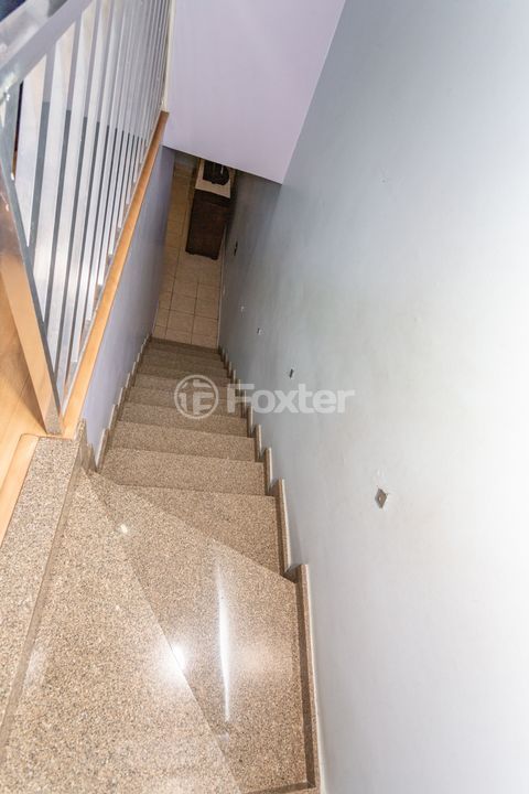 Image 7 - 825597