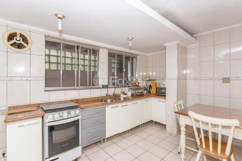 Image 37 - 825597