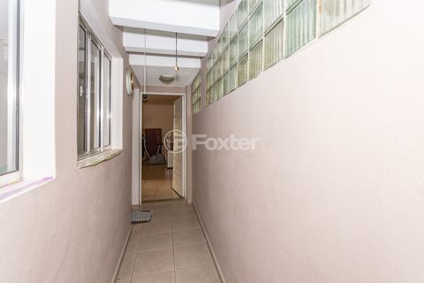Image 42 - 825597