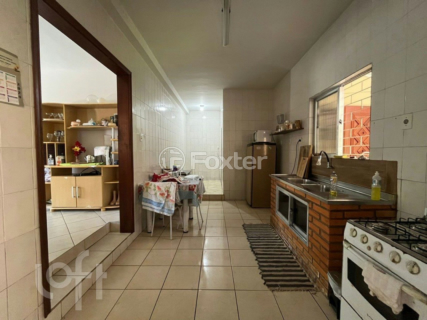 Image 7 - 825696