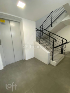 Image 7 - 825767